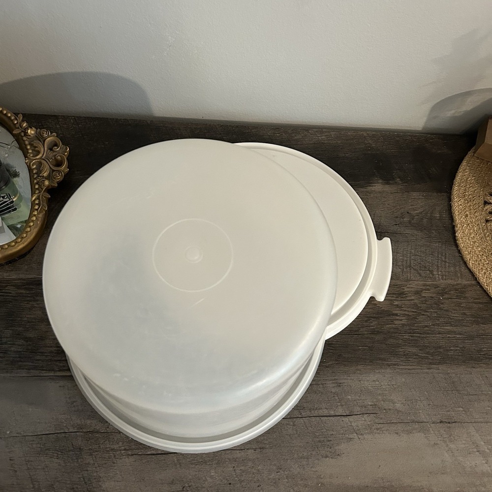 Vintage TUPPERWARE  Cake Carrier 683-1 White Clear 9"  No Handles